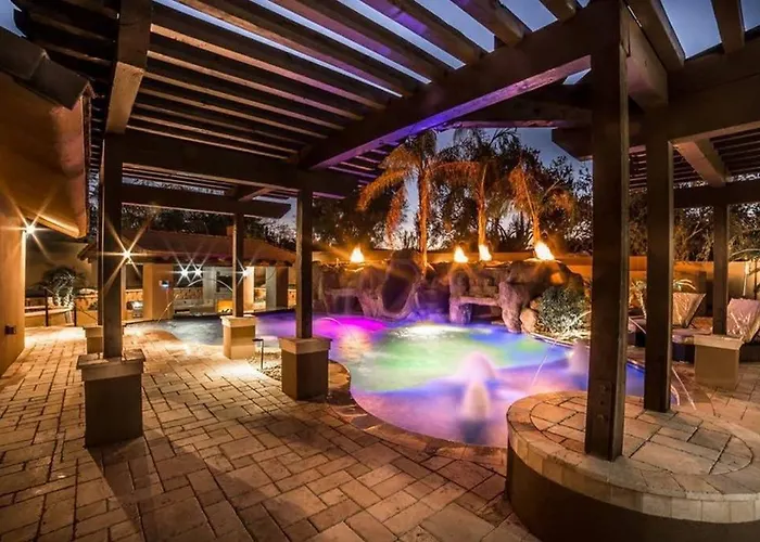 Estate Resort Style Oasis 6Bdrm, 5.5 Bath Heated Pool With Misters
