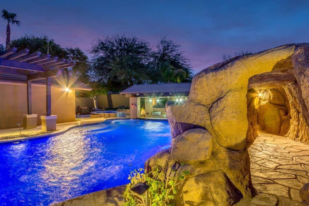 Estate Style Oasis 6bdrm, 5.5 Bath Heated Pool With Misters Pousada